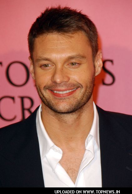 Ryan-Seacrest at 2007 Victoria's Secret Fashion Show
